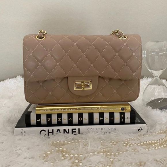 High Quality Quilted Classic Bag | Beige - Picture 3 of 7